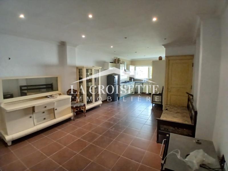 Villa S+5 avec piscine et quatre appartements S+3 à Bhar Lazrek